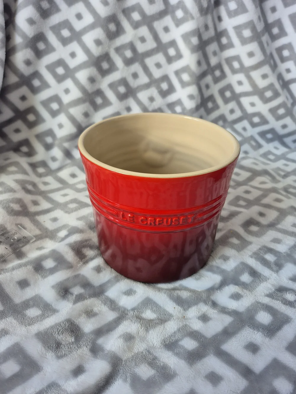 Le Creuset Red Stoneware Dog Food Jar - Cerise (Red)